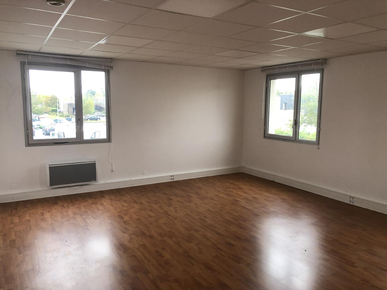 Bureau Saint-Avertin 142m² Location bureau Saint-Avertin Indre-et-Loire OLBUR2113738 0